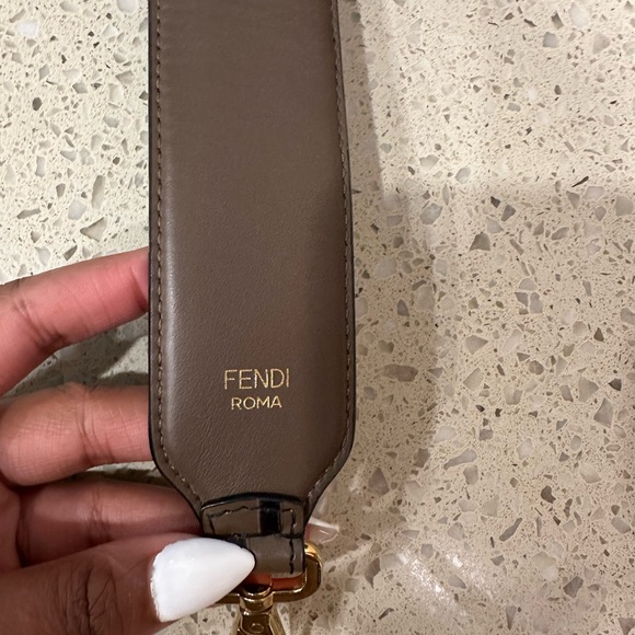 Fendi bucket bag - Picture 11 of 12